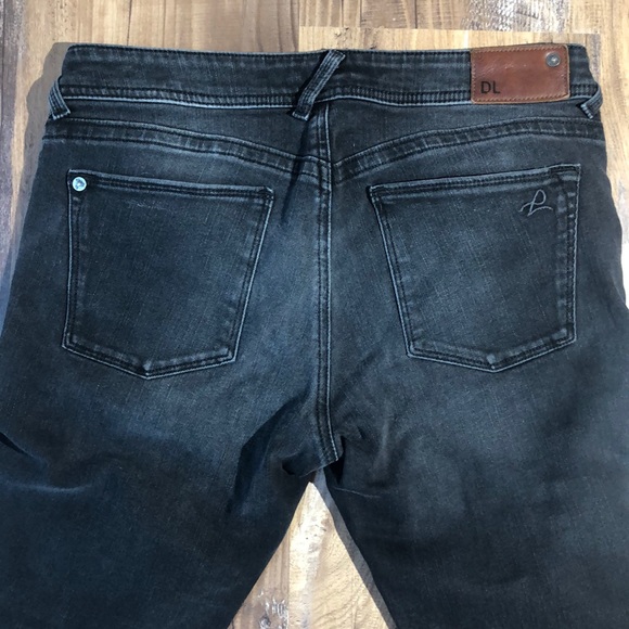 DL1961 Amanda Skinny - Picture 3 of 6